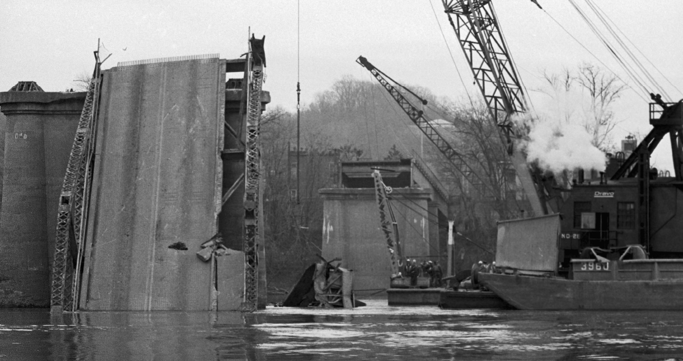 black and white photo of the Silver Bridge collapse of 1967 by Bettman/Corbis