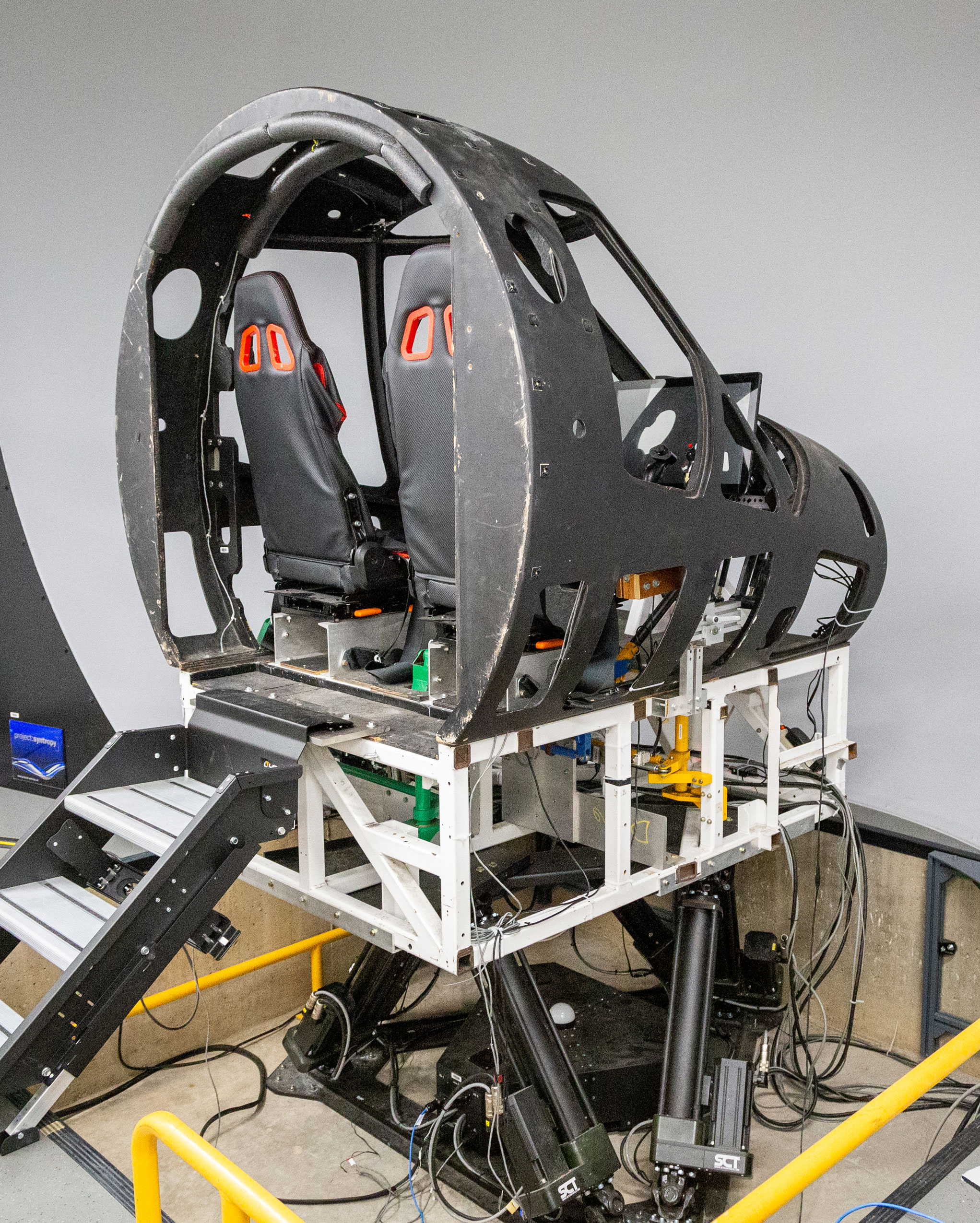 photo of a flight simulator in ECoRE building by Nick Sloff '92 A&A
