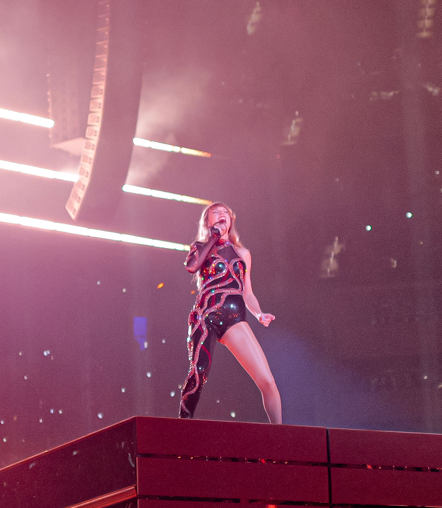 photo of Taylor Swift onstage at a Rock Lititz-produced concert by Paolo Villanueva