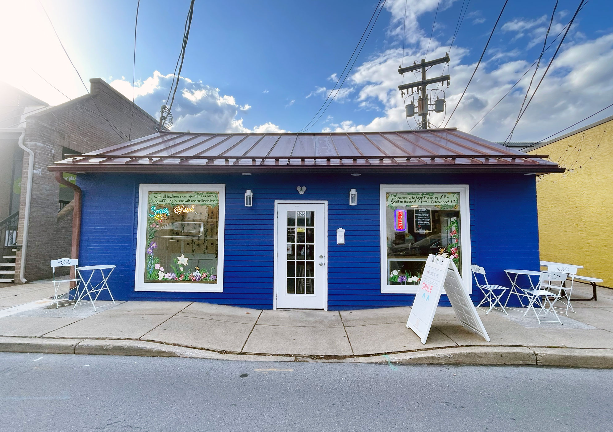 Tasty K exterior photo of small blue building, photo by Nick Sloff '92 A&A