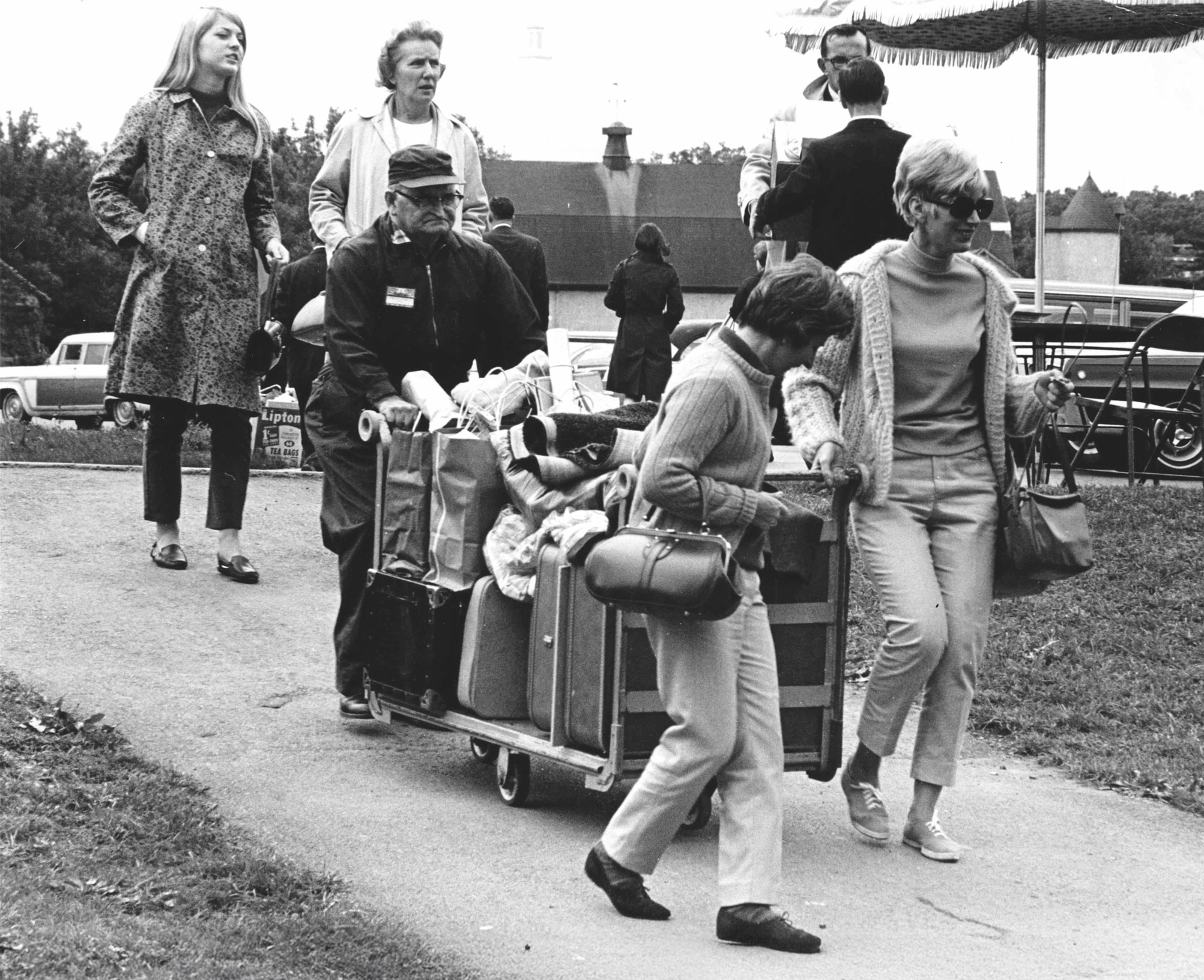 black and white photo of students moving in by Penn State Archives