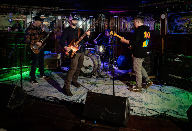 group shot of Ethel Meserve during sound check at Manny's in State College, by Cardoni