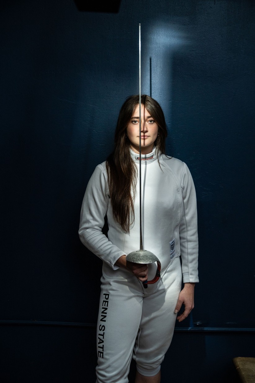 Ola Strzalkowski in fencing uniform photo by Cardoni
