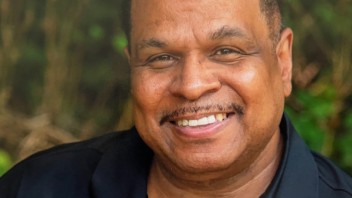 head shot of Darryl Daisey, courtesy