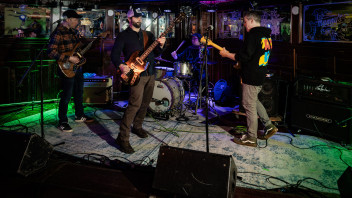 group shot of Ethel Meserve during sound check at Manny's in State College, by Cardoni
